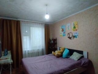 3КОМ Чешка-м76м2 на БАЛКЕ, на 4 этаже 10ти этажного дома, в середине.