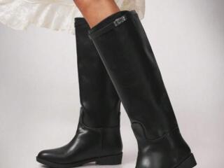 Продам новые сапоги демисезонные