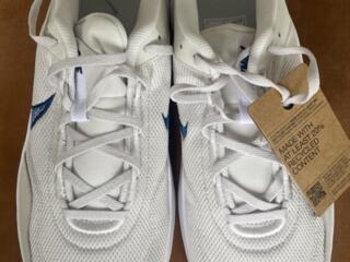 Продам новые кроссовки!