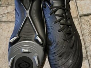 Бутсы футбольные