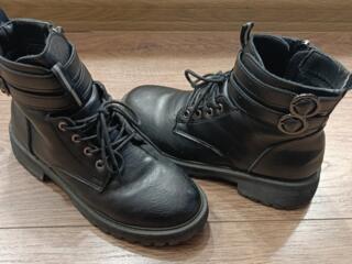 Кожаные сапоги и ботинки, размер 35