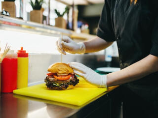 Требуется повар