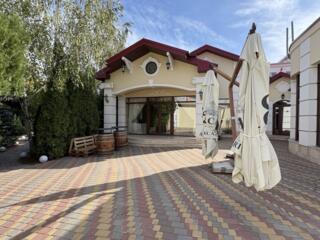 Сдается помещение ресторана/кафе с банкетным залом и летним двориком