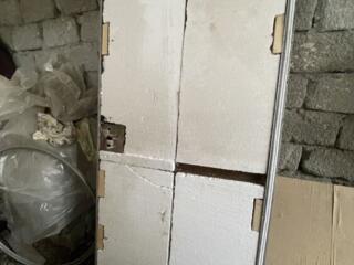 Металлическая дверь