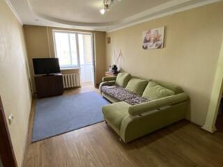 Продается 3-ком. квартира на Ленинградской, 4/5 этаж. Ремонт.