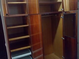 Трёхстворчатый шкаф