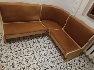 Кухонный уголок - размер 130 на 150 в хорошем состоянии.