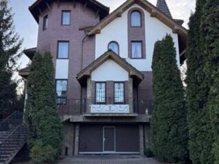 довгострокова оренда 14-к будинок Київ, Голосіївський, 9000 $/міс.