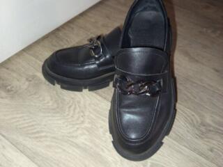 Продам туфли 38 размер.