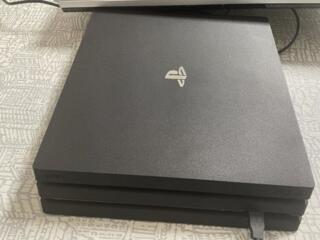 Продам Playstation Продам Playstation 4 Pro 1TB +2 джостика, +15 игр