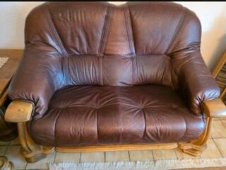 Двухместный кожаный диван!