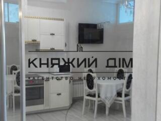 Продаж просторої, комфортної 2-х к. кв. ст. м. Лук'янівська, по в