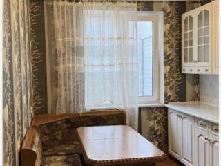 Предлагается к продаже трехкомнатная квартира на Высоцкого. Общая ...