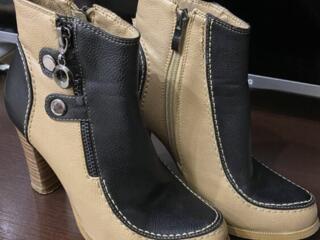 Ботинки женские отдам даром