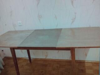 Продам 2 раскладных стола, в отличном состоянии
