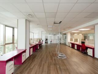 Se oferă  spre chirie oficiu  amplasat pe str. Ismail, ...