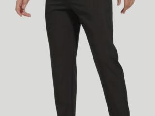 Новые спортивные брюки с молниями на карманах.
50; 52; 54