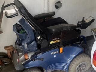 Электрическая инвалидная коляска