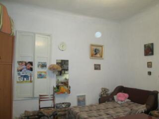 Vind apartament 40 m la sol in Centru Chisinau 60000