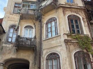 Продам триповерхову будівлю, готель, бізнес у центрі Одеси Нежинська