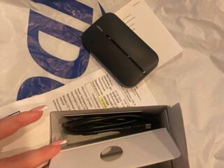 Продам мобильный роутер, для создания собственной точки Wi-Fi.