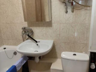 Продам квартиру 40 кв. м., 16/16, ул. Ген. Бочарова/Жолио Кюри.