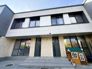 Vânzare townhouse la doar 2 minute de parcul Valea Morilor.   - ...