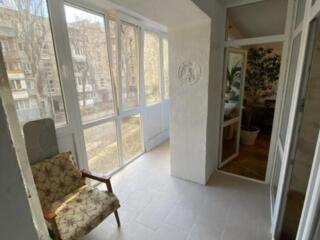 Продам 3 комнатную квартиру рядом с парком.