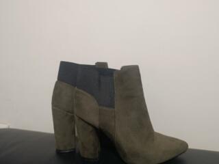 Женские ботинки