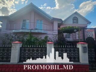 Vă propunem spre vânzareacestă casă în 2 nivele, în Soroca, str. ...