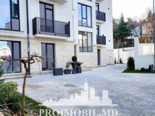 Vă propunem spre vânzare acest apartament cu3 camere+ living,sect. ...