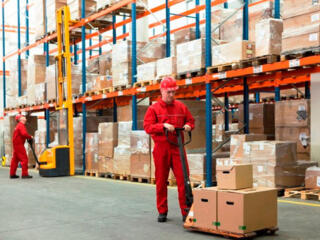 Склады Biedronka для мужчин.