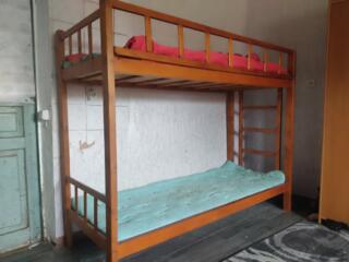 Кровать двухъярусная.