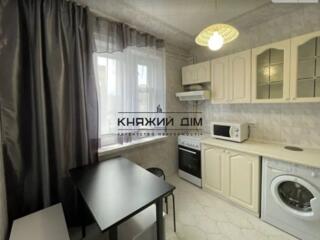 Продаж 2-кімнатної роздільної квартири на Позняках, просп. Петра ...