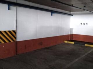 Предлагается к продаже паркоместо в крытом многоуровневом паркинге на 
