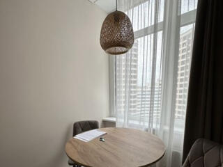 Продам 2х комнатную  квартиру на Каманина.