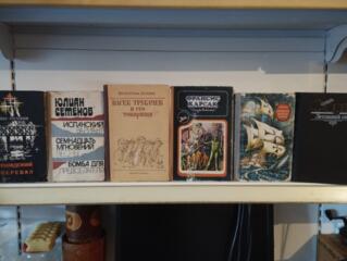 Продам книги