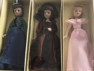 Куклы фарфоровые коллекционные новые. По 150 руб.