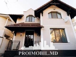 Vă propunem spre vânzare această casăîn 2 nivele, sect. Centru, str. .