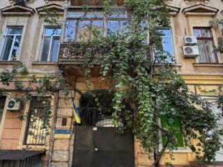 35561 продам комнату в коммуне . Проживает 4 ...