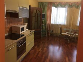 Продаєтьсястильна студія з двома кімнатами на Ахматової Анни ул. в ...