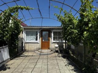 В Великодолинском продается дом с большим садом и гаражом. ...