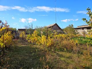 Дом на Варнице. Рядом с ж/д переездом.