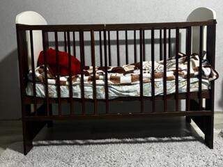 Продам кроватку детскую, с матрасом.