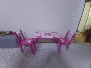 Детский столик с 2 стульчиками