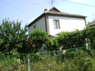 Продается двухэтажный дом.