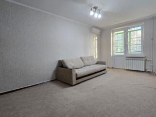 Продам 2-комнатную квартиру отличной планировки в удобной локации.