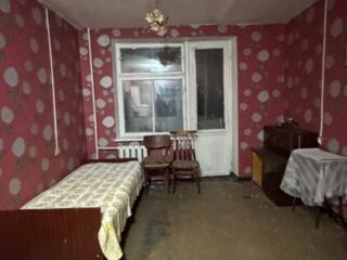 СРОЧНО! большая комната с балконом Кировский Ника 3/5 эт