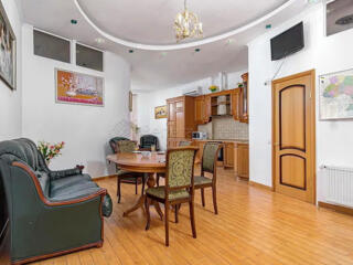 Код: 76 Четырехкомнатные апартаменты в Ж/К «Аркадийский дворец»