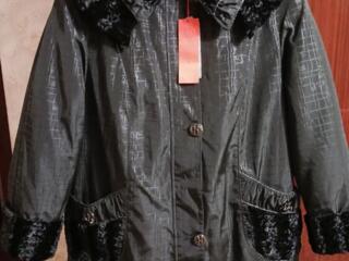 Продам женскую зимнею куртку, 64 размера.